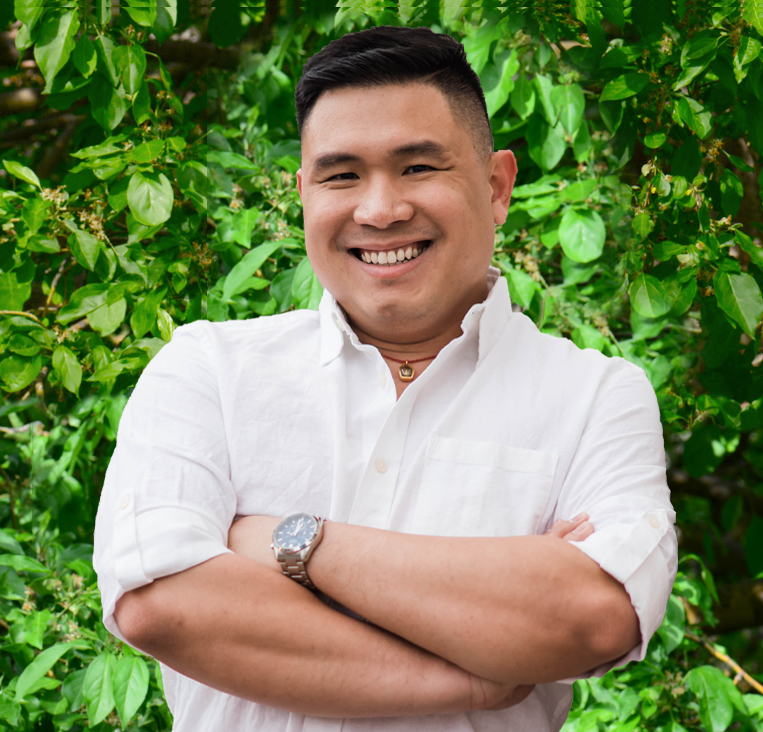 Headshot of Vee Khuu of Golden Arrow Equity Partners